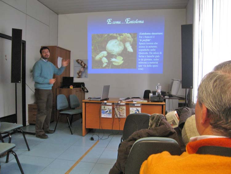 Il dr. Andrea TRAVERSI al raduno di NM a Bologna