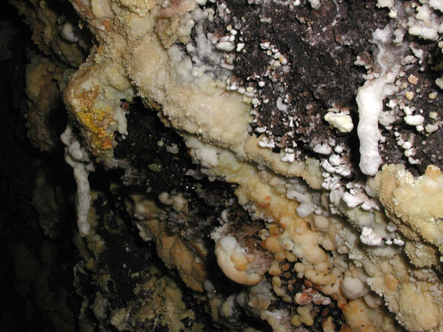 grotte di lava sull''ETNA