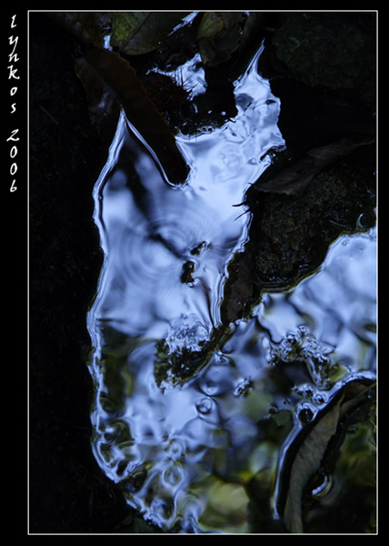 La luce gioca con l''acqua