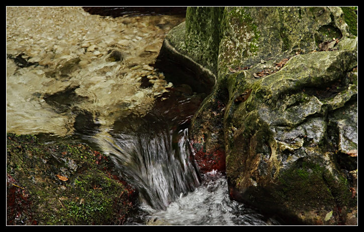 Valleluce (Cassino), roccia e acqua