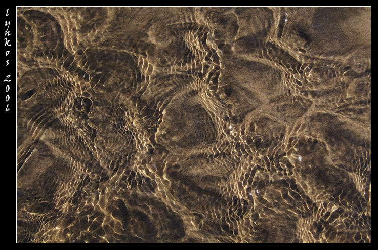 La luce gioca con l''acqua