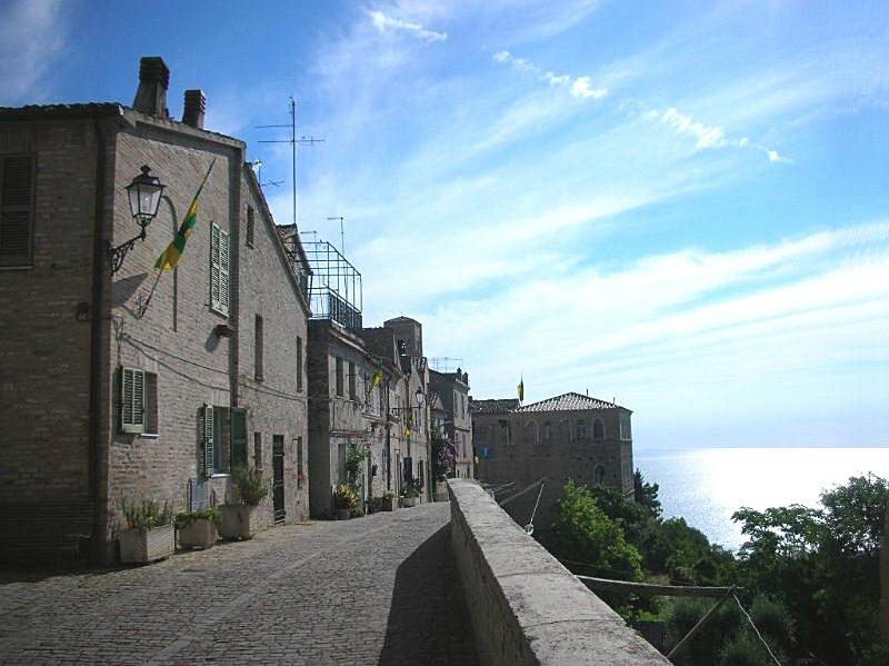 Torre di Palme nelle Marche