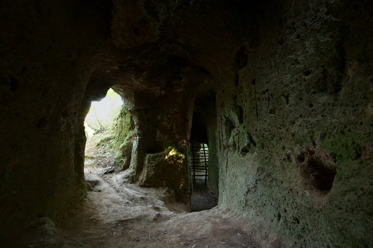 Sovana :  la Necropoli e le Vie Cave
