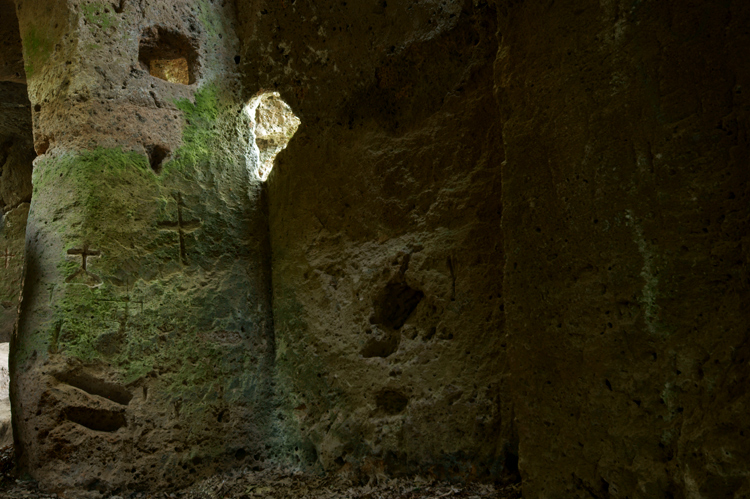 Sovana :  la Necropoli e le Vie Cave