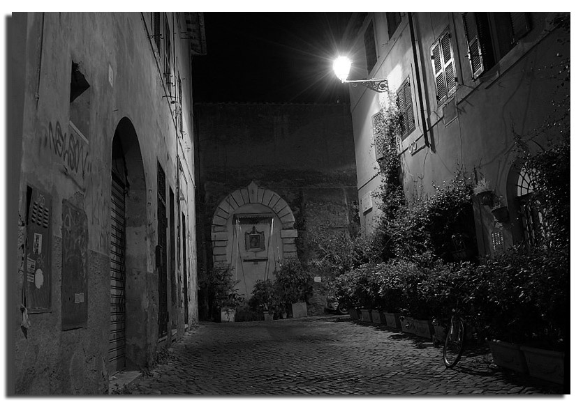 Roma Trastevere by night and black and white